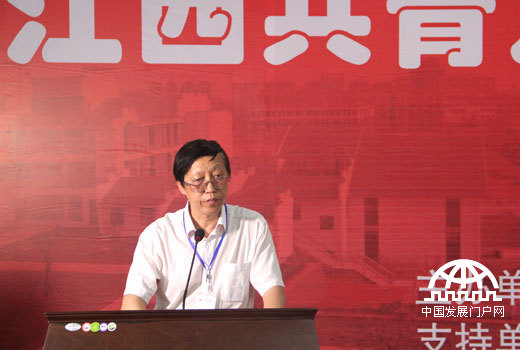 2014年6月7日，由中华少年儿童慈善救助基金会发起建设的共青儿童村正式建成启用，中华儿慈会副理事长、秘书长王林主持座谈会。中国网/中国发展门户网 魏博 摄